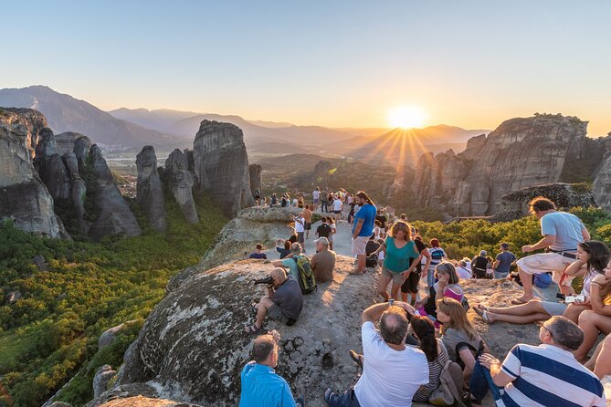 2-Day Delphi and Meteora Tour from Athens - Dinner and the Kalambaka hotel: what’s included, what can vary
