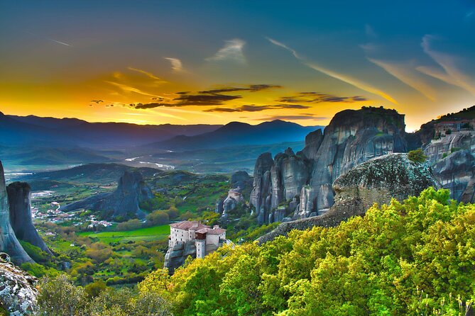 2-Day Delphi Meteora Tour From Athens - Lunch in Delphi and the road to Kalambaka through Arachova and Central Greece