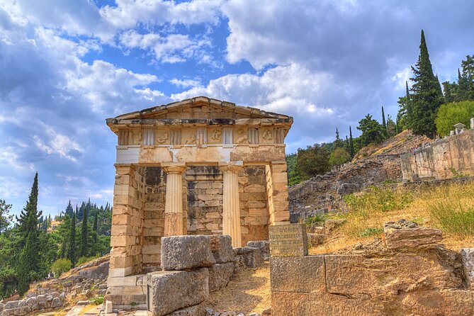 2-Day Delphi Meteora Tour From Athens - Day 1 in Delphi: Oracle country and how to pace your 1.5 hours
