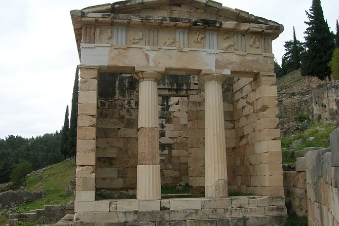 2-Day Delphi & Olympia Tour with Olive Oil & Honey Tasting - Night in Nafpaktos: charming, but pack earplugs