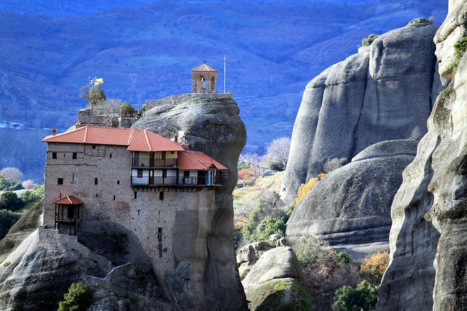 2-Day Private Tour to Delphi & Meteora with Great Lunch included - Amfissa lunch on the road to Meteora (and why it matters)