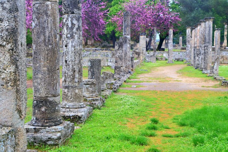 3-Day Ancient Greek Archaeological Sites Tour from Athens - Corinth Canal and the Nafpaktos harbor break: modern Greece between ruins