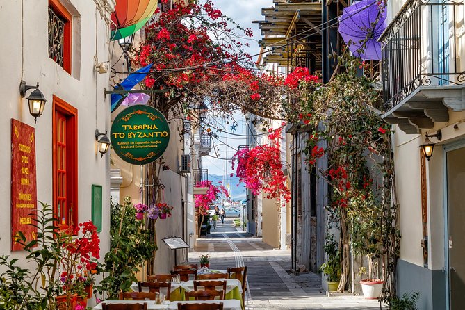 3-Day Tour: Mycenae, Epidaurus, Nafplio, Delphi, Meteora With 4<em> Hotel Included – Arachova stop: a short break for Greek coffee and carpet shopping vibes’ /><br />
On the way to your next big destination, you stop in <strong>Arachova</strong> for about <strong>1 hour</strong>. This is a classic mountain town with views, known for <strong>colored carpets</strong> and for being a winter spot for Athenians due to its proximity to skiing.</p>
<p><p>I like this kind of short stop when the schedule is packed. It gives you a chance to stand up straight, get a drink, and enjoy local market life without forcing it into a full afternoon. The tour suggests a Greek coffee or tea at cozy cafes, and that is exactly what you should do with limited time.</p>
</p>
<p><p>If you plan to shop, do it with a calm pace. Look first, check materials and sizes, then decide. Arachova is the kind of place where you can find beautiful items, but it is still a tourist area, so trust your instincts and do not rush.</p>
</p>
<h2>Day 3 Meteora: the monasteries that look like they are floating</h2>
<p><img width="669" height="446" decoding="async" src=