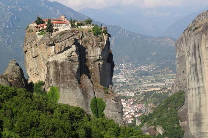 4-Day Classical Greece Tour: Epidaurus, Mycenae, Olympia, Delphi, Meteora - Day 4: Meteora monasteries above the rocks, plus Thermopylae for context
