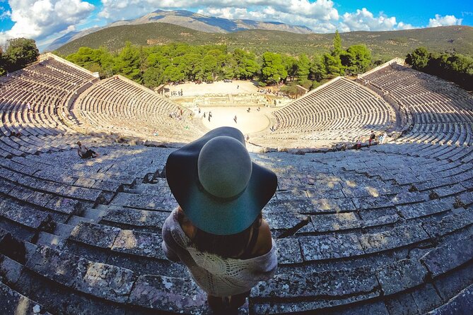 4-Day Private Peloponnese, Delphi and Meteora Tour from Athens - Day 3: Delphi Museum, Apollo Sanctuary Highlights, and Thermopylae