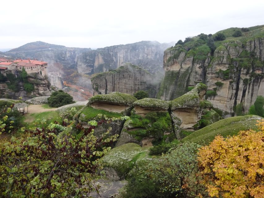 4-Day Tour of Mycenae, Epidaurus, Olympia, Delphi & Meteora - Day 4: Meteora monasteries, the UNESCO rock-world, and Thermopylae photo stops