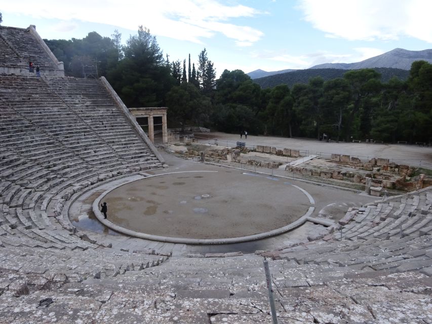 4-Day Tour of Mycenae, Epidaurus, Olympia, Delphi & Meteora - Getting from Athens: meeting point and the shape of the transport day