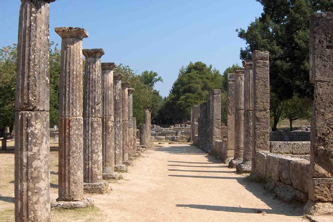 4-Days Argolis,Ancient Olympia,Delphi,Meteora private tour from Athens - Day 3 Delphi and Arachova: Oracle Country Plus Mountain Atmosphere