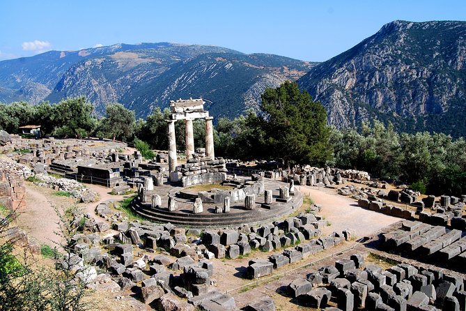 4 Days Private Tour: Corinth - Mycenae - Nafplio - Olympia- Delphi & Meteora - Thermopylae and a coastal break near Kamena Vourla