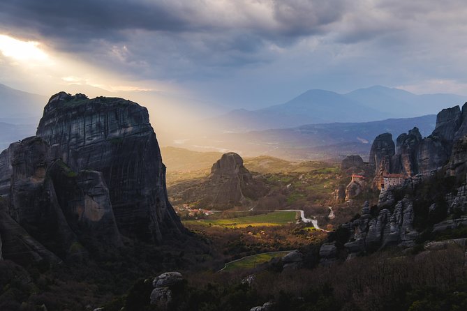 6 Day Religious & Classical Tour of Thermopylae, Meteora, Delphi, Olympia, Mycenae, Nafplio, Epidaurus, ancient Corinth From Athens - Mycenae: Lions Gate, Cyclopean Walls, and Bronze Age Gold
