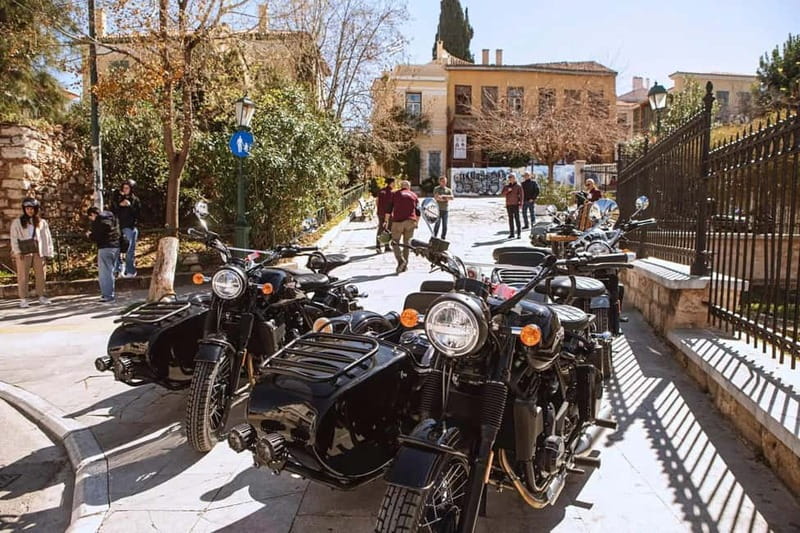 Acropolis & Lycabettus: Discover Hidden Gems of Athens - Coffee, phone charging, and the small extras that make it easier