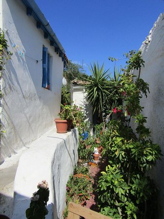 Acropolis monuments, Parthenon and Plaka, Monastiraki walking tour - Price and value: what you really pay for