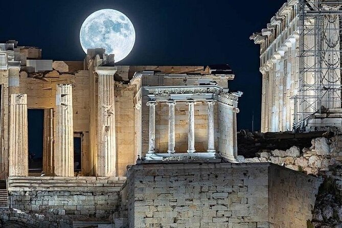 Acropolis of Athens, Acropolis Museum Skip The Line Private Sunset Guided Tour - Getting oriented at Propylaea and Parthenon