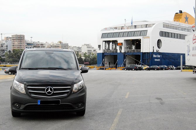 Airport transfer - Inside the Minivan: Space for Bags and a Ride That Stays Comfortable