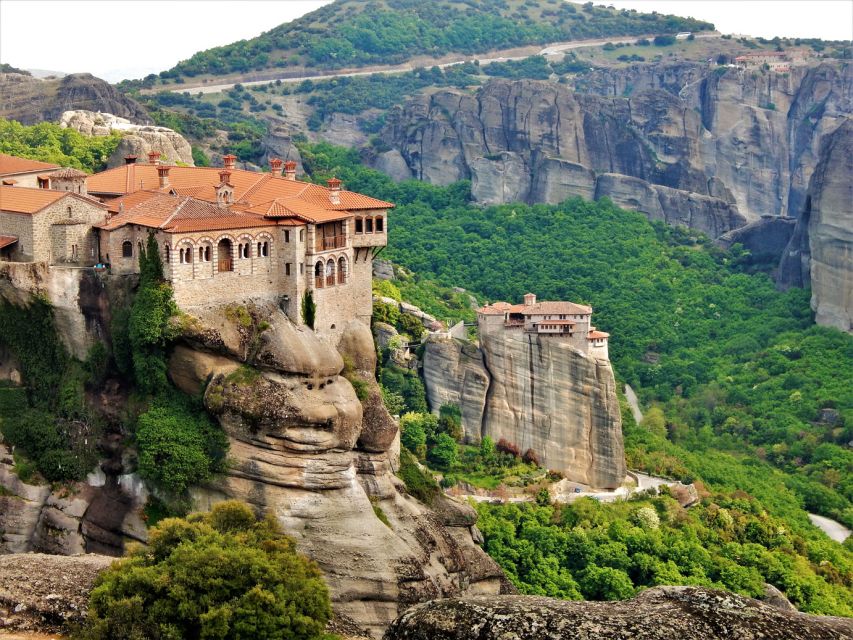 Athens: 2-Day Meteora Tour in Spanish with Guide & Hotel - Kalabaka Hotel Overnight: A Base That Cuts Travel Stress