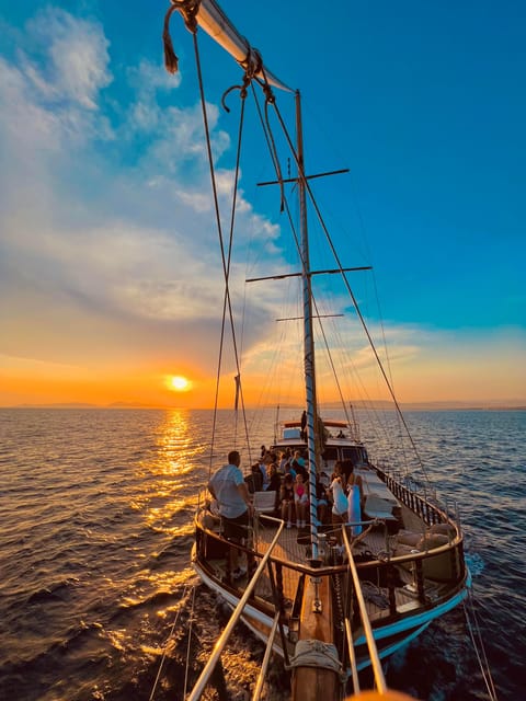 Athens: 3-Hour Sunset Cruise with Swim Stop, Snacks & Drinks - Athens Riviera Sunset From Marina Zea: the real appeal