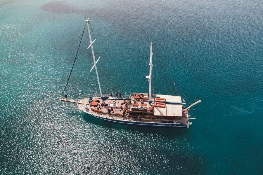 Athens: 3-Hour Sunset Cruise with Swim Stop, Snacks & Drinks - Getting on board: why 19:30 matters and where to find CALYPSO