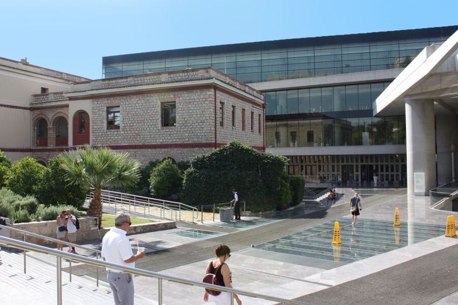 Athens: Acropolis & Acropolis Museum Ticket with Audio Guide - Offline maps and replaying audio, the two best “self-guided” superpowers