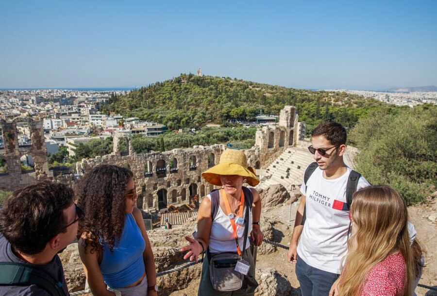 Athens: Acropolis Guided Tour and Old Town Food Tasting - Why this combo works: Acropolis ruins plus real Athens tastes