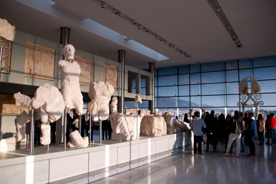Athens: Acropolis Museum Private Guided Tour - Practical comfort: tickets, water, and small-group flow