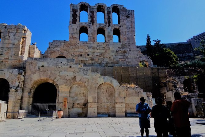 Athens: Acropolis, Parthenon and Acropolis Museum Guided Tour - Pace, group size, and what to bring for a comfortable climb