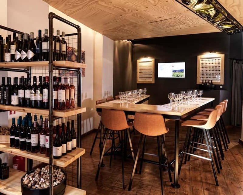 Athens: Acropolis Wine Tasting with Cheese and Olives - Finding the Tournavitou 9 Starting Point Near Thissio