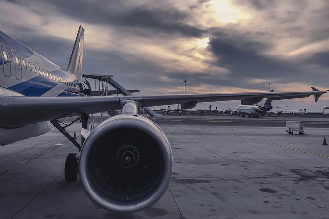 Athens Airport to Athens Center Private Arrival Transfer - Flight tracking plus a 90-minute buffer for the real world