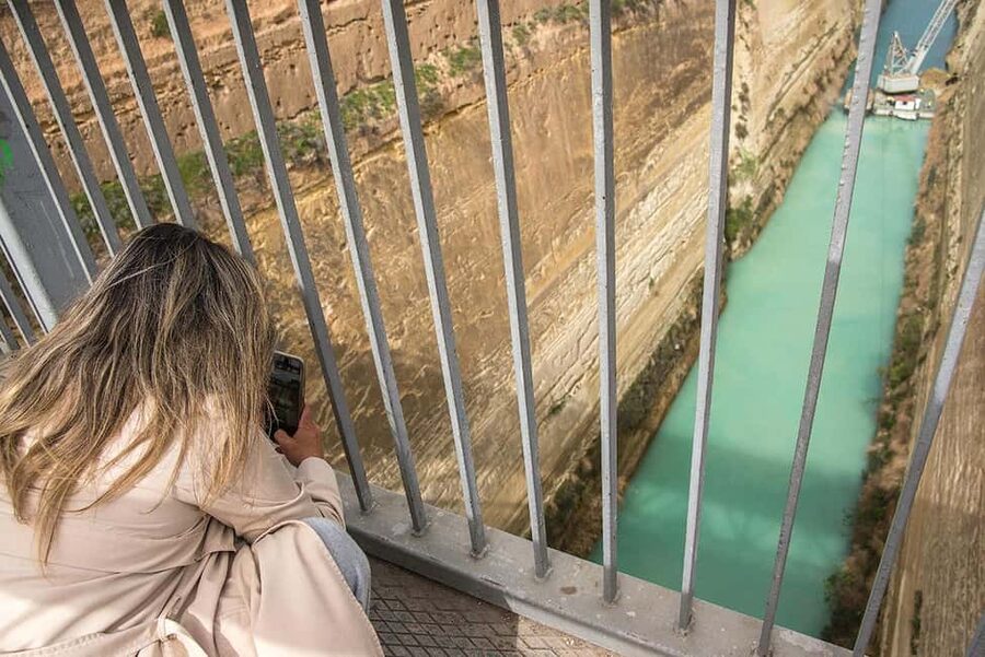 Athens: Ancient Corinth & Nafplion Guided Premium Tour - Getting Comfortable on the Air-Conditioned Coach (Wi-Fi Included)