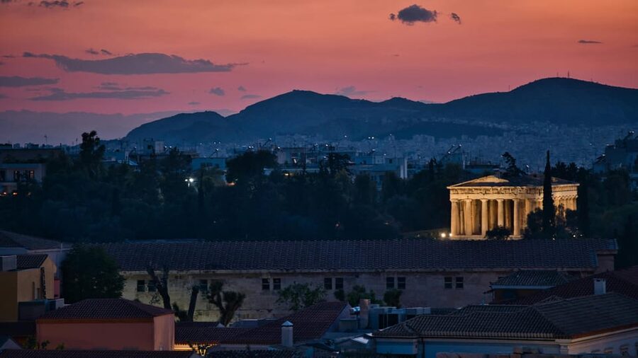 Athens and Piraeus: Private Night Tour - Price and value: when $129 makes sense for a private 4-hour plan