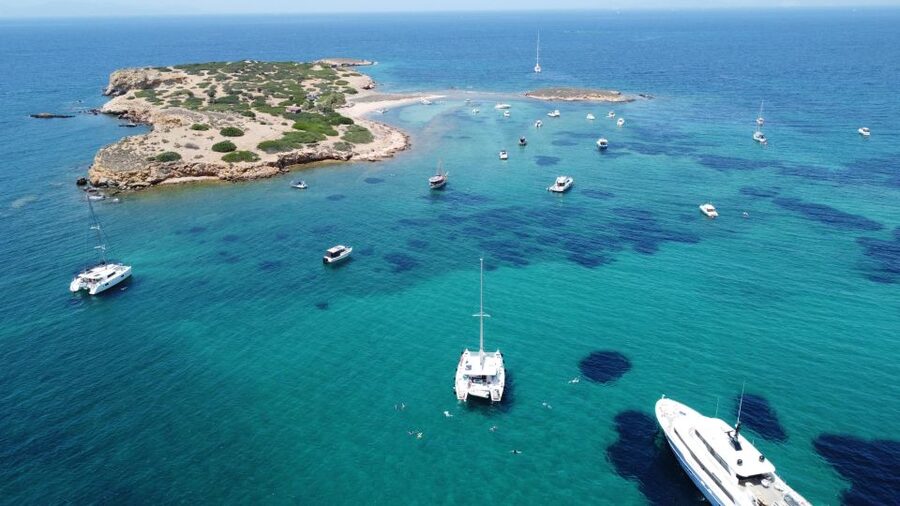 Athens: Catamaran Cruise with Fresh Lunch and Wine - Hydroussa: jump-in snorkeling with a calm, remote feel