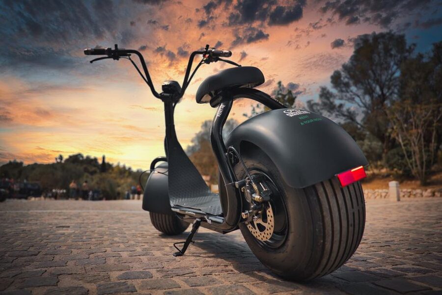 Athens: City Highlights Guided E-Scooter Tour - Why an E-Scooter Tour Works So Well in Athens