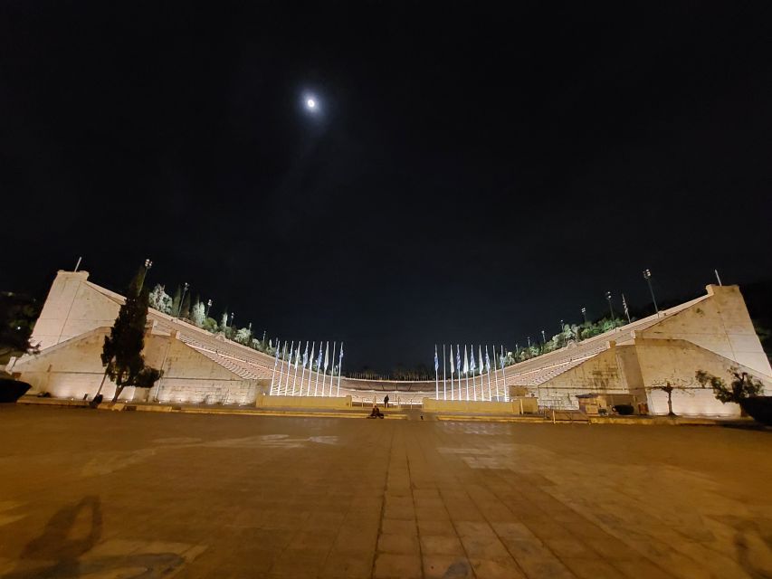Athens: City Highlights Nighttime Walking Tour in Spanish - Zappeion in the National Gardens and the Panathenaic Stadium