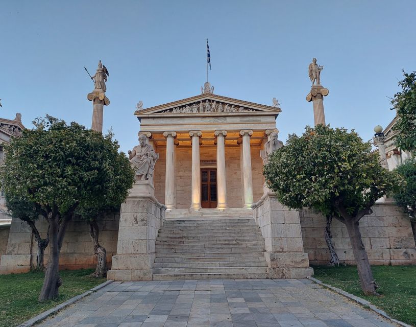 Athens: City Highlights Nighttime Walking Tour in Spanish - Practical tips so the night walk feels easy