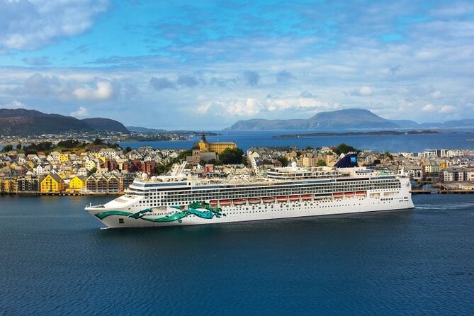 Athens City to Piraeus Port Private Transfer - Who should book this Athens to Piraeus private transfer