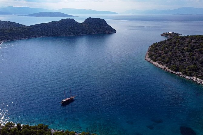 Athens Day Cruise: 3 Islands Tour in the Saronic Gulf with Lunch - On-board comfort and shade: pack for the sun, not for the forecast