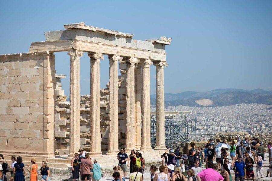 Athens: Early Morning Guided Tour to Acropolis and Museum - Panoramas and the route down toward the Museum