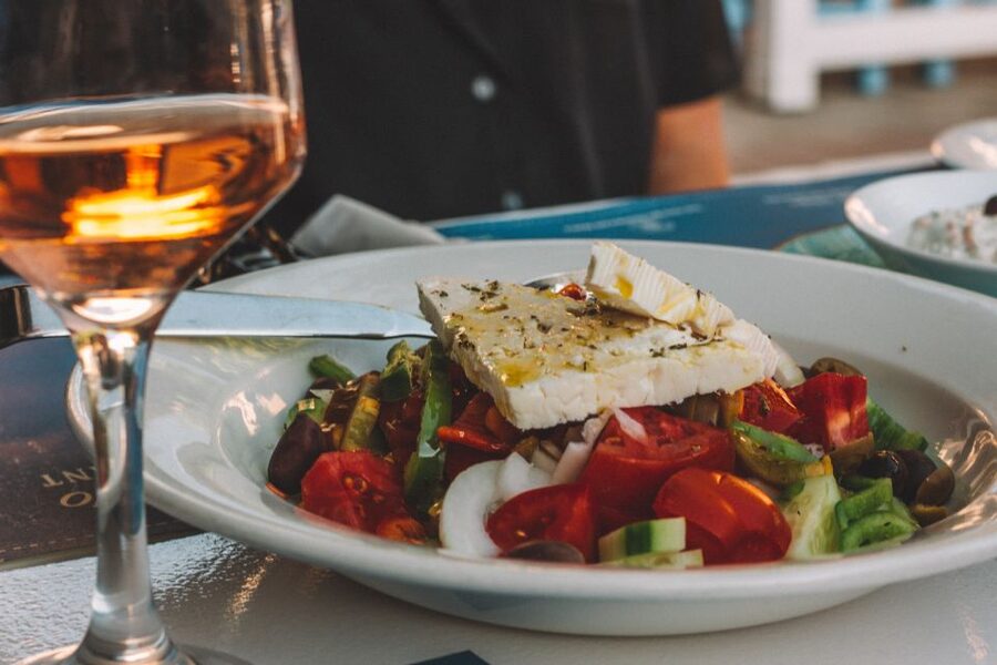 Athens: Evening Guided Walking Tour with Plaka & Dinner - Syntagma Square and the Evzone guard change