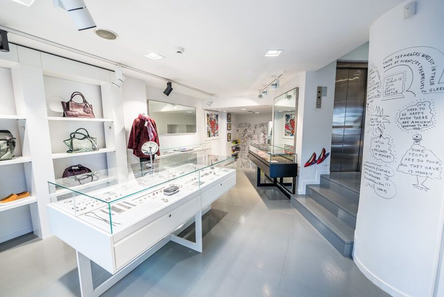 Athens: Greek Fashion Shopping Tour with a Local Expert - Practical shopping strategy, what to bring and how to pace yourself