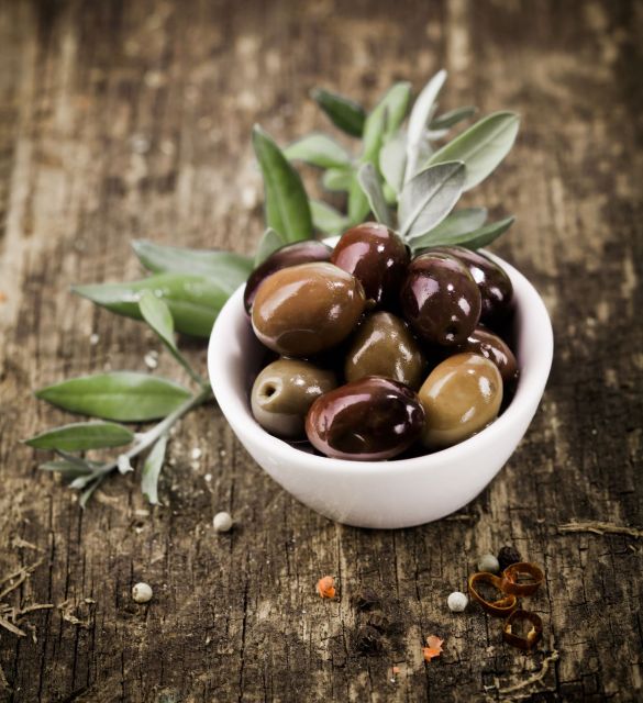Athens: Greek Food Discovery Small Group Walking Tour - The Final Meze at a Traditional Tavern