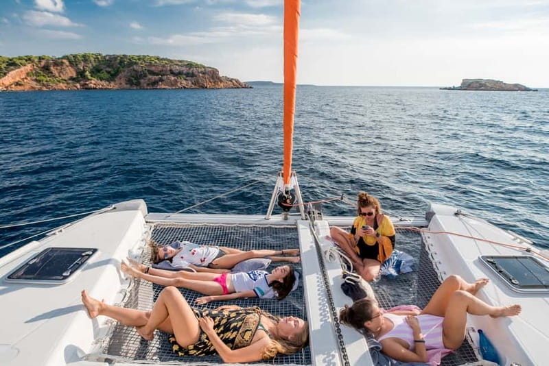 Athens: Half-Day Sunset Catamaran Cruise with Meal & Drinks - Who This Cruise Suits Best, and Who Might Skip It