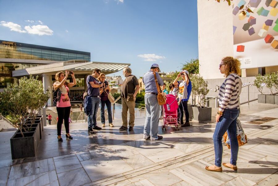 Athens: Highlights Walking Tour Tickets Not Included - Guide quality can make or break the day