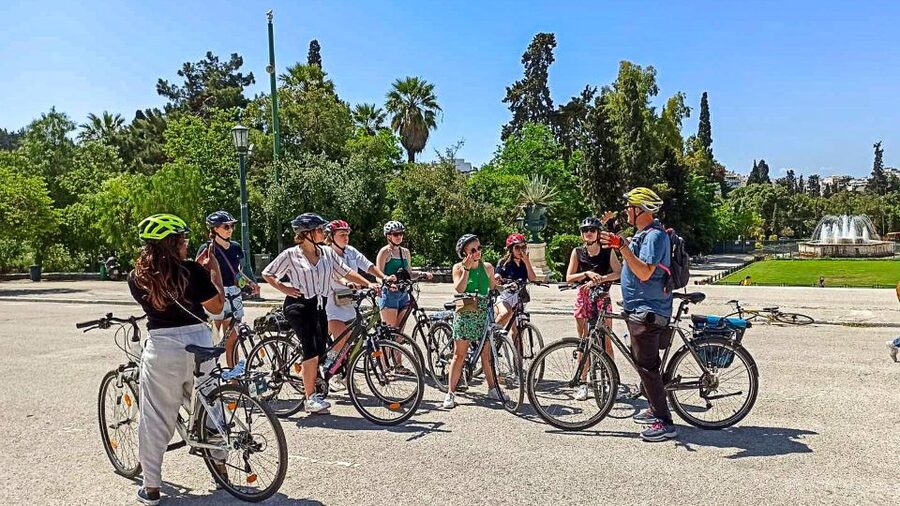 Athens Historical Center: Explore by Bike - Syntagma and the Hellenic Parliament: Evzones and a smoother ride through the National Gardens