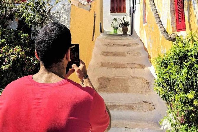 Athens Instagram Photo Tour: Most Instagrammable spots & Hidden gems - How the small group keeps it relaxed (and photo-friendly)