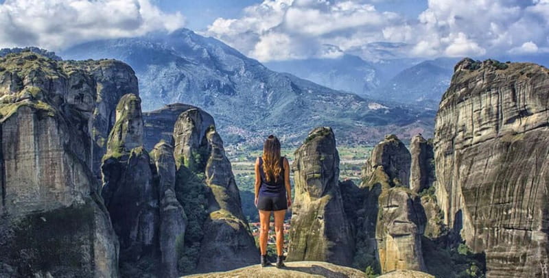 Athens: Meteora Day Trip in Spanish with Live Guide & Lunch - Getting to Kalabaka: Long Drive, Set-Plan Comfort