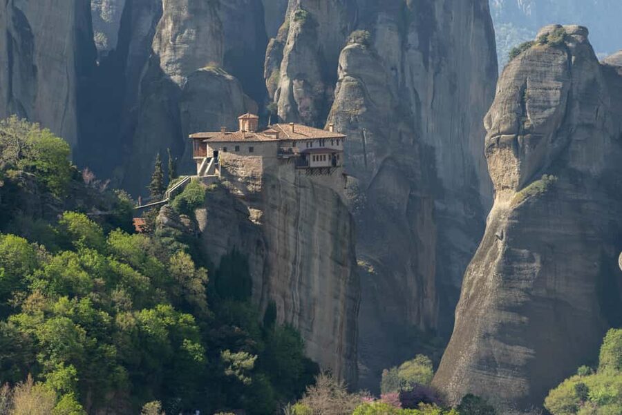 Athens: Meteora Monasteries Day Trip with Caves and Lunch - Live guides like Maria and Clement: why the story part matters