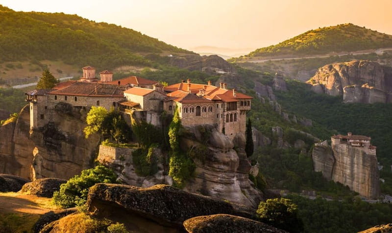 Athens: Meteora Tour with Local Guide and Greek Lunch - Greek lunch in Kalambaka: simple, local, and actually filling