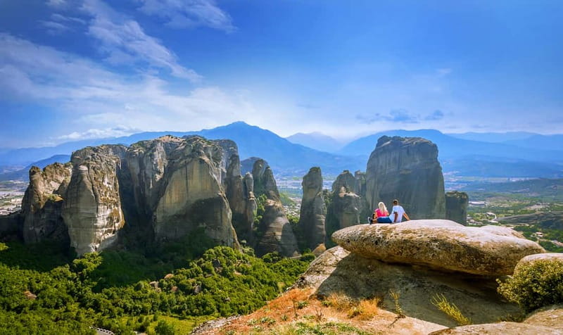 Athens: Meteora Tour with Local Guide and Greek Lunch - Kalambaka and Kastraki: the foothills reset you’ll need