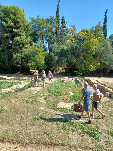 Athens: Philosophy Experience at Plato's Academy Park - The debate game: apply Plato to a modern case