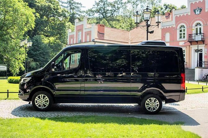 Athens Private Airport Transfer (ATH) Best Price Arrival - Departure - What the meet-and-greet feels like at pickup time