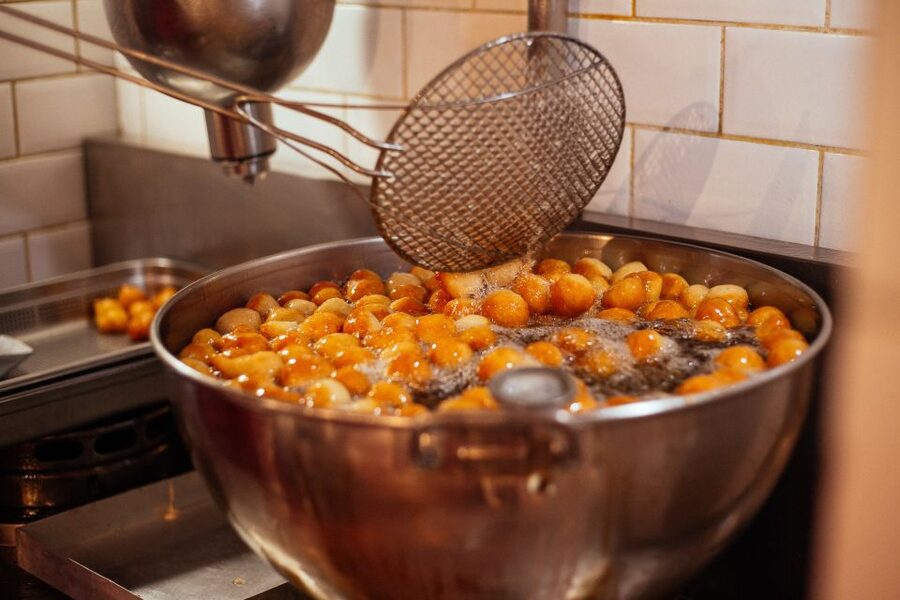Athens: Private Food Tour – 10 Tastings With Locals - Sweet and coffee breaks that keep you from losing the plot